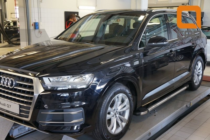 Пороги алюминиевые (Brillant) Audi (Ауди) Q7 (2015-) (черн/нерж) без панорамной крыши, AUQ7480027