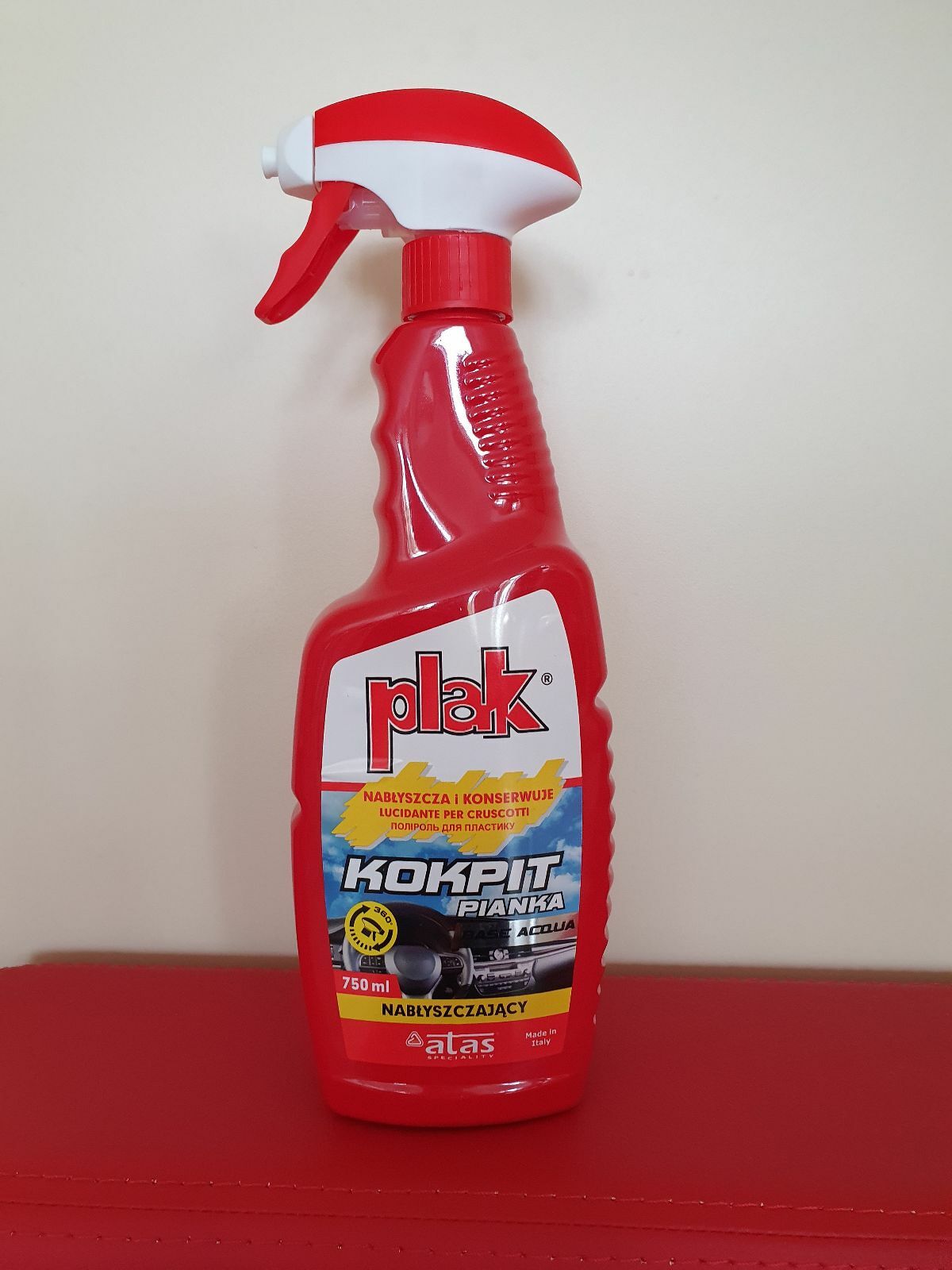Полироль молочко. Plak 2r полироль для пластика. Полироль для пластика с антистатиком. Полировальное молочко. Полироль atas plak 750 мл.